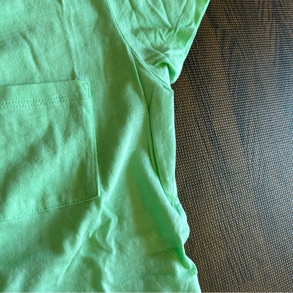 Like New! | GAP | Mint Green V-Neck | Size S - Picture 4 of 9